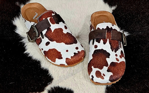 Andi Cowhide Buckle Clogs #6192
