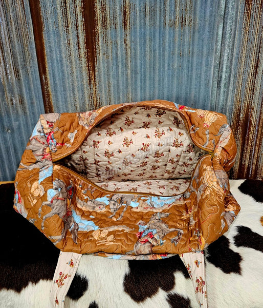 Quilted Duffle Bag in Birdie Gold #6203