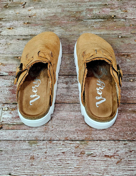 Cali in Sand #6253