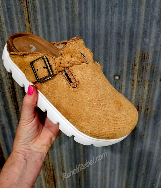Cali in Sand #6253