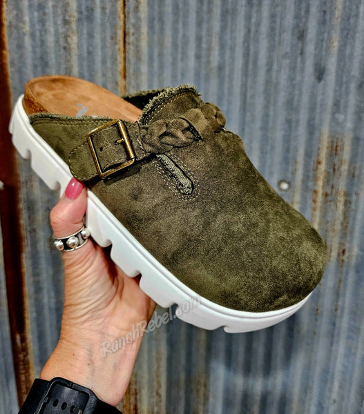 Cali in Olive #6378