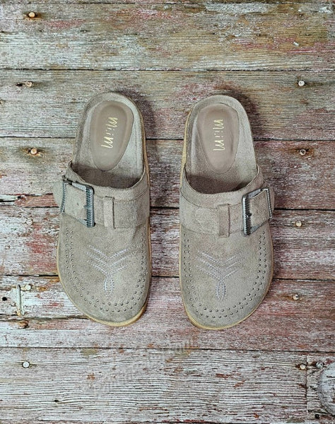 Josephine in Grey #6494