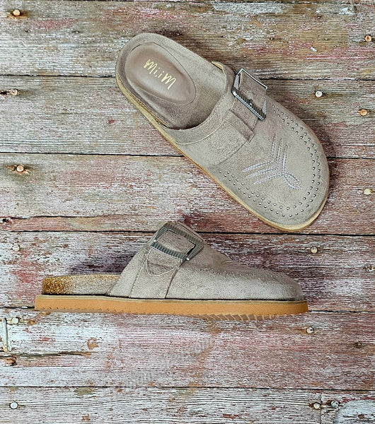 Josephine in Grey #6494