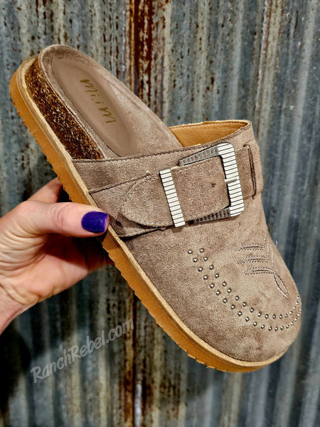 Josephine in Grey #6494