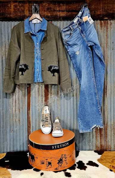 Angus Cardi in Olive #6518