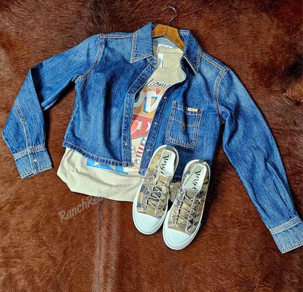 Ariat Cropped Comfort Shirt in Tampa Denim #6651