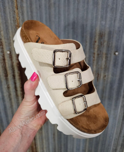 Plaza Sandal in Cream #6681