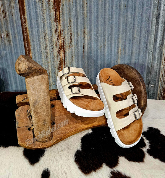 Plaza Sandal in Cream #6681