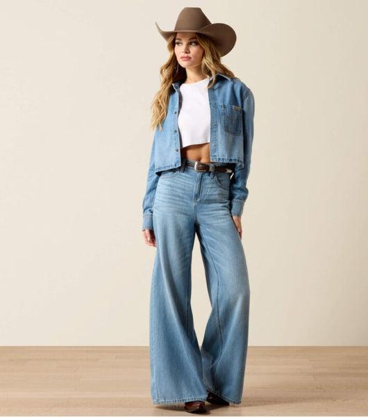 Ariat Cropped Comfort Shirt in Alameda Denim #6581