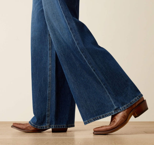 Ariat Ultra High Rise Calamity Comfort Wide Leg Jean in Tampa Denim #6652